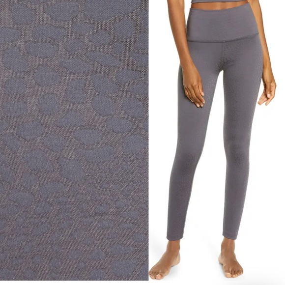 Beyond Yoga Set, Feline Jacquard High Waisted Midi Legging & Cropped Tank - Picture 4 of 16